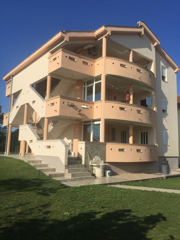 Apartments Vali Ulcinj Exterior foto